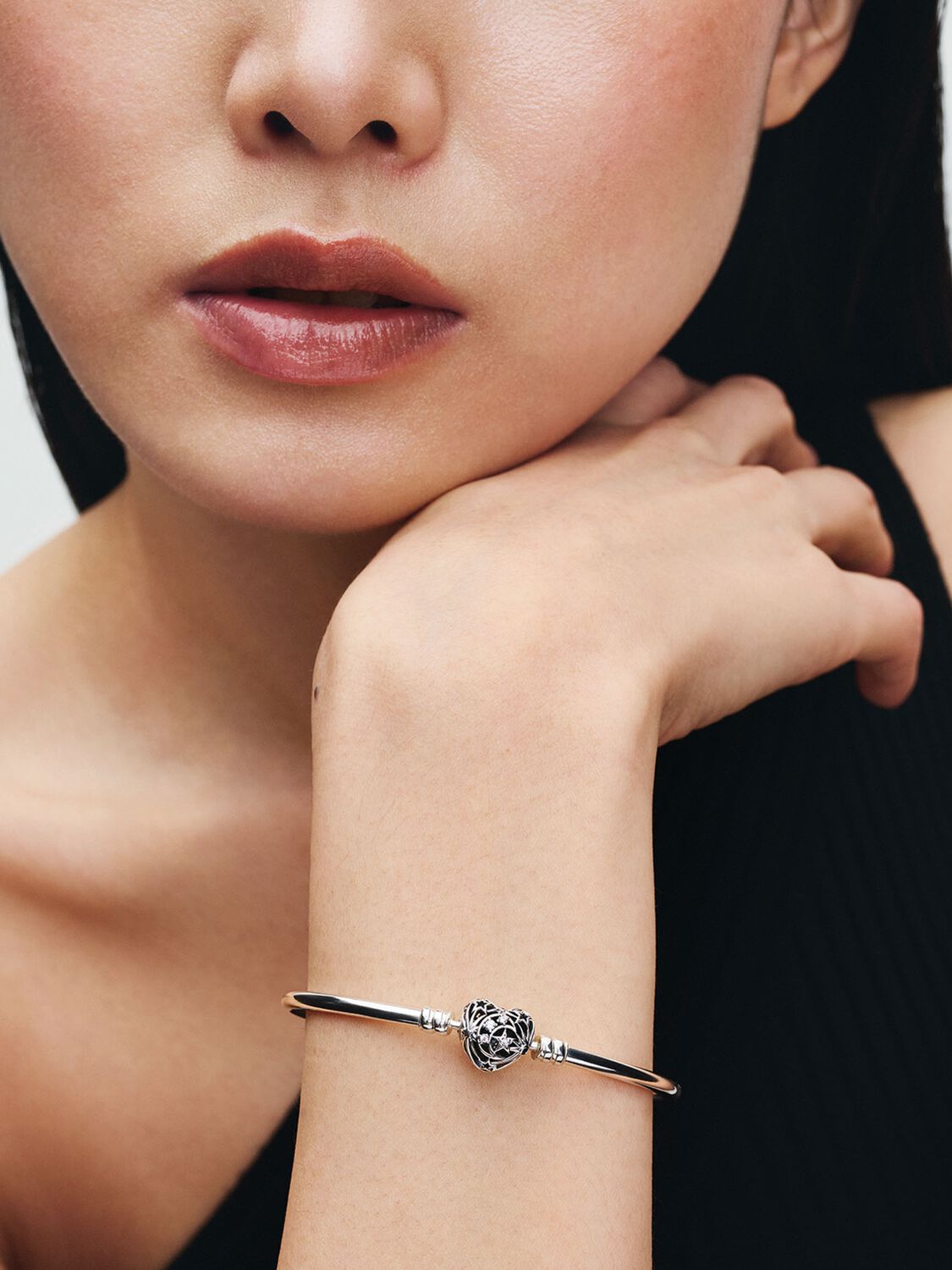 Brazalete Pandora Celestial Heart Clasp Bangle 2